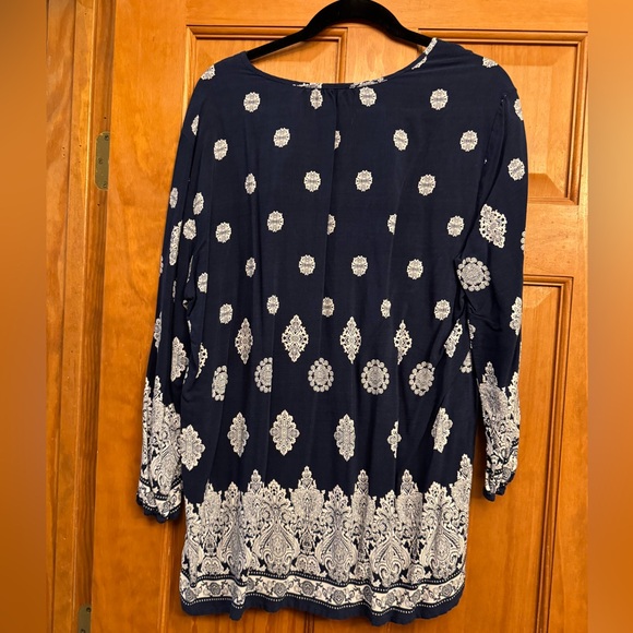 Fun2Fun Marley Straight Hem Top - Picture 4 of 4